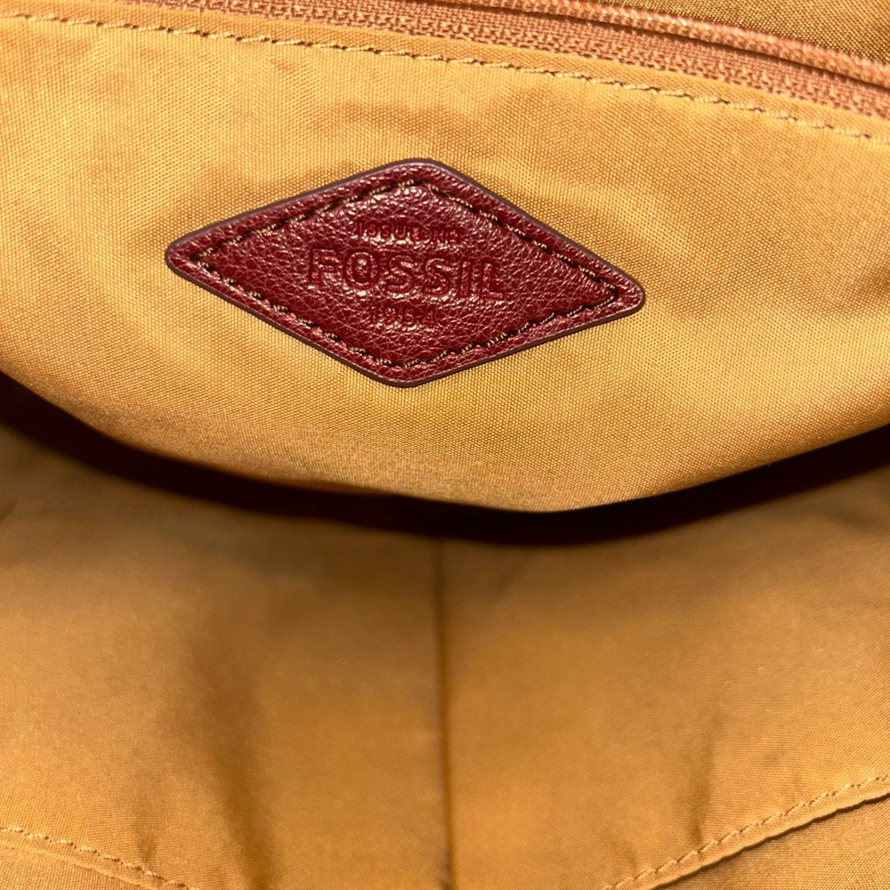 Elegant Burgundy Leather Handbag and Wallet Set - Picture 15 of 16
